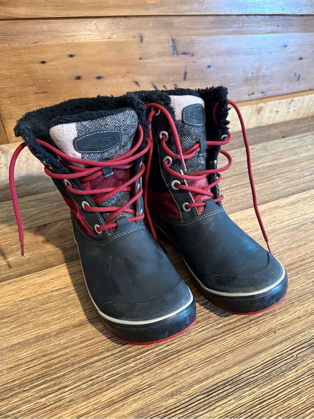 Keen womens Waterproof Winter Boots - Black & Red
